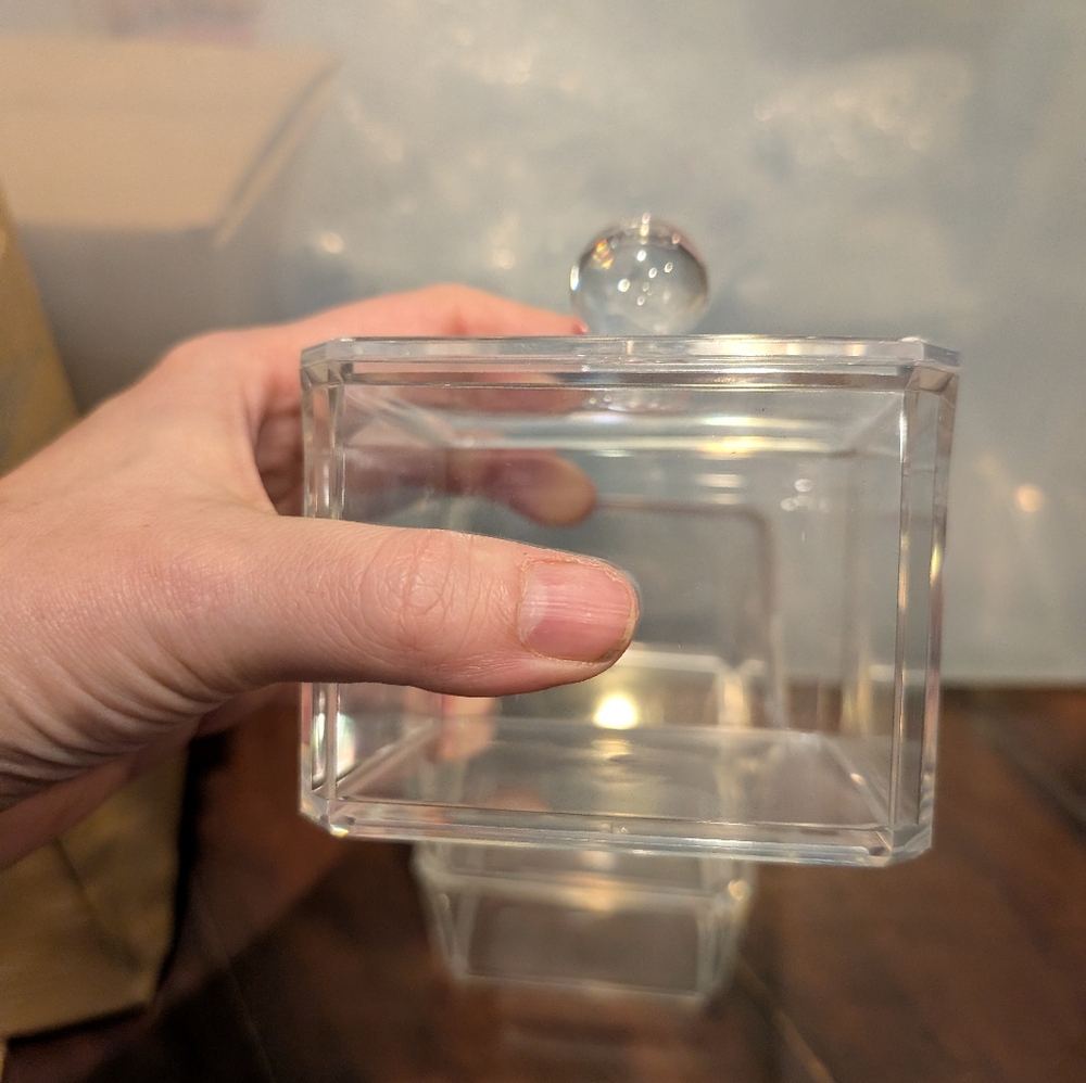 Avon Clear Stackable Storage Containers - Picture 4 of 6